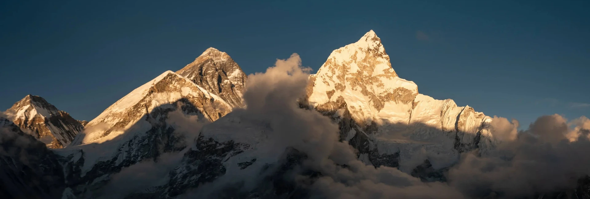 Vuelo panorámico al Everest desde Katmandú: costo, reserva y lo que realmente verás