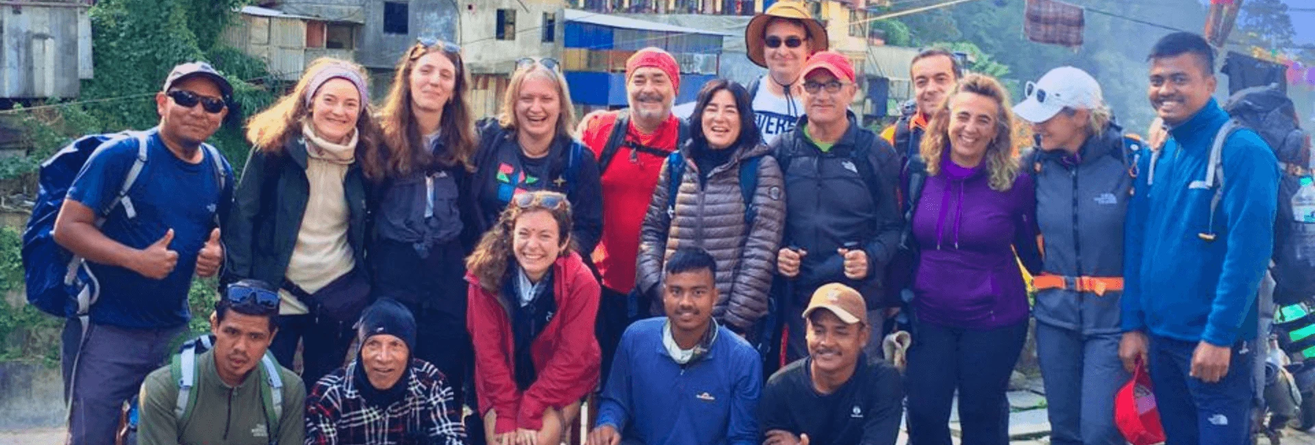 Guía femenina en Nepal en trekking al Everest Base Camp