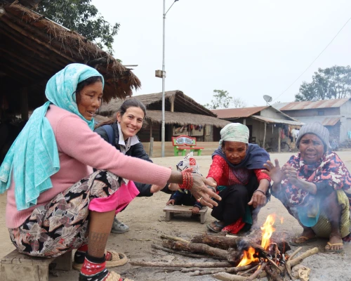 Amables Personas Tharu