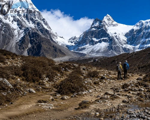 Excursionistas En Sendero Trekking Kanchenjunga