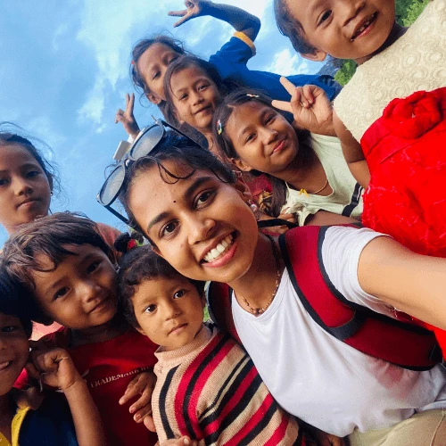 Nepal Tours, Trekking y Voluntario en Escuela