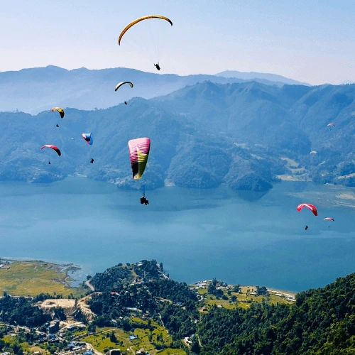 Experiencia de aventura en parapente en Sarangkot, Pokhara